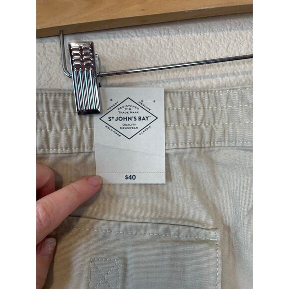 NWT St John’s Bay Men’s Light Khaki Zip Fly Elastic Waist Shorts Size 38 - Picture 6 of 11